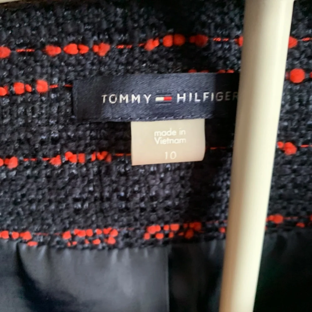 Tomny Hilfiger zip front blazer. Worn once - Picture 2 of 5